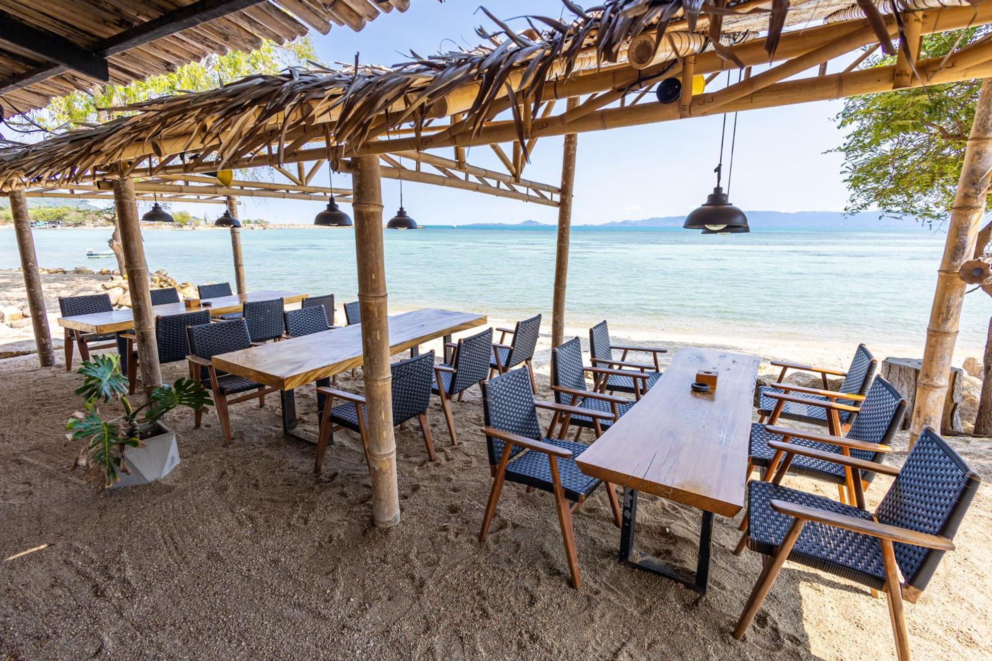 Absolute Beachfront Villas 반 타이 외부 사진