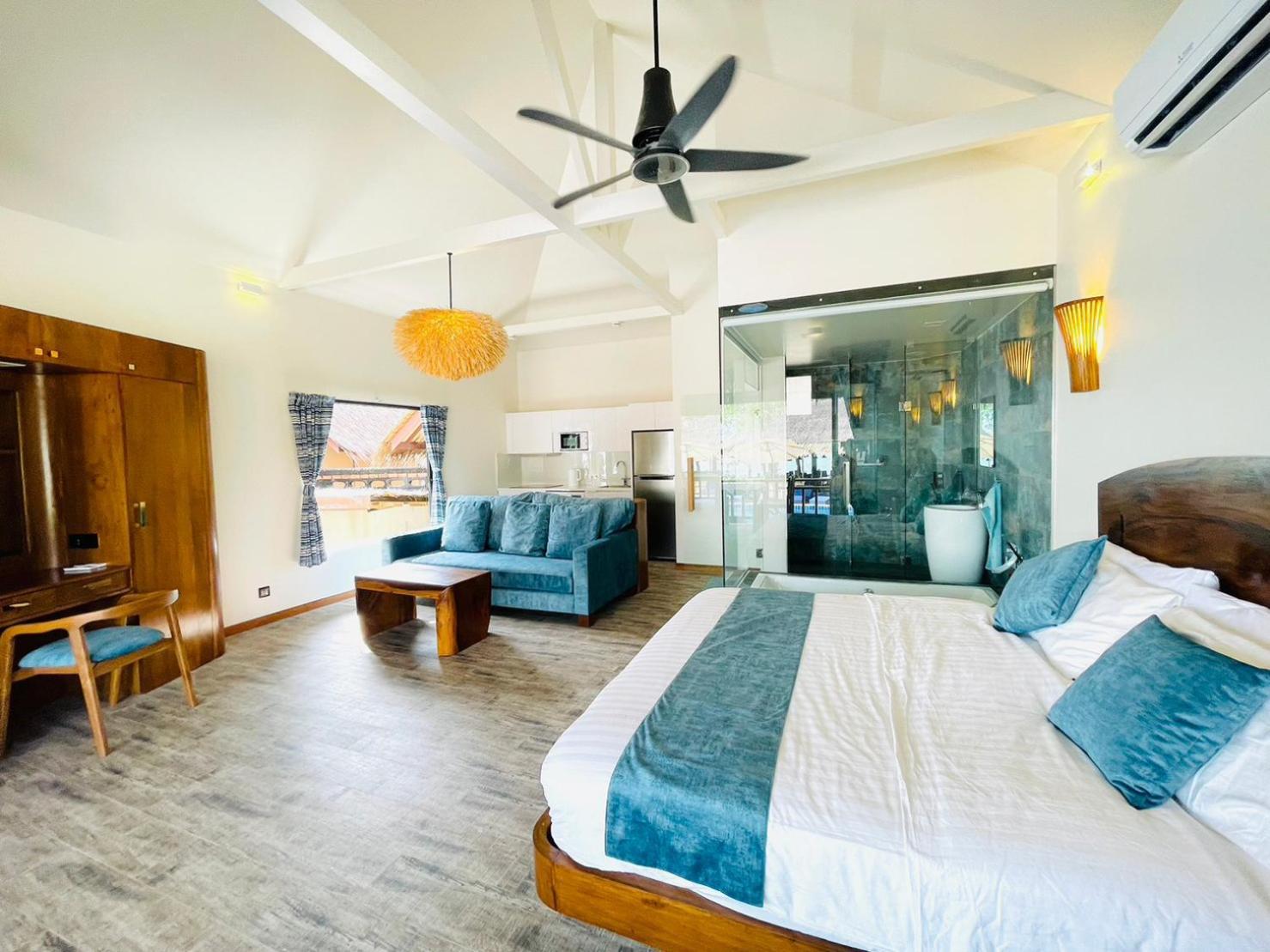 Absolute Beachfront Villas 반 타이 객실 사진