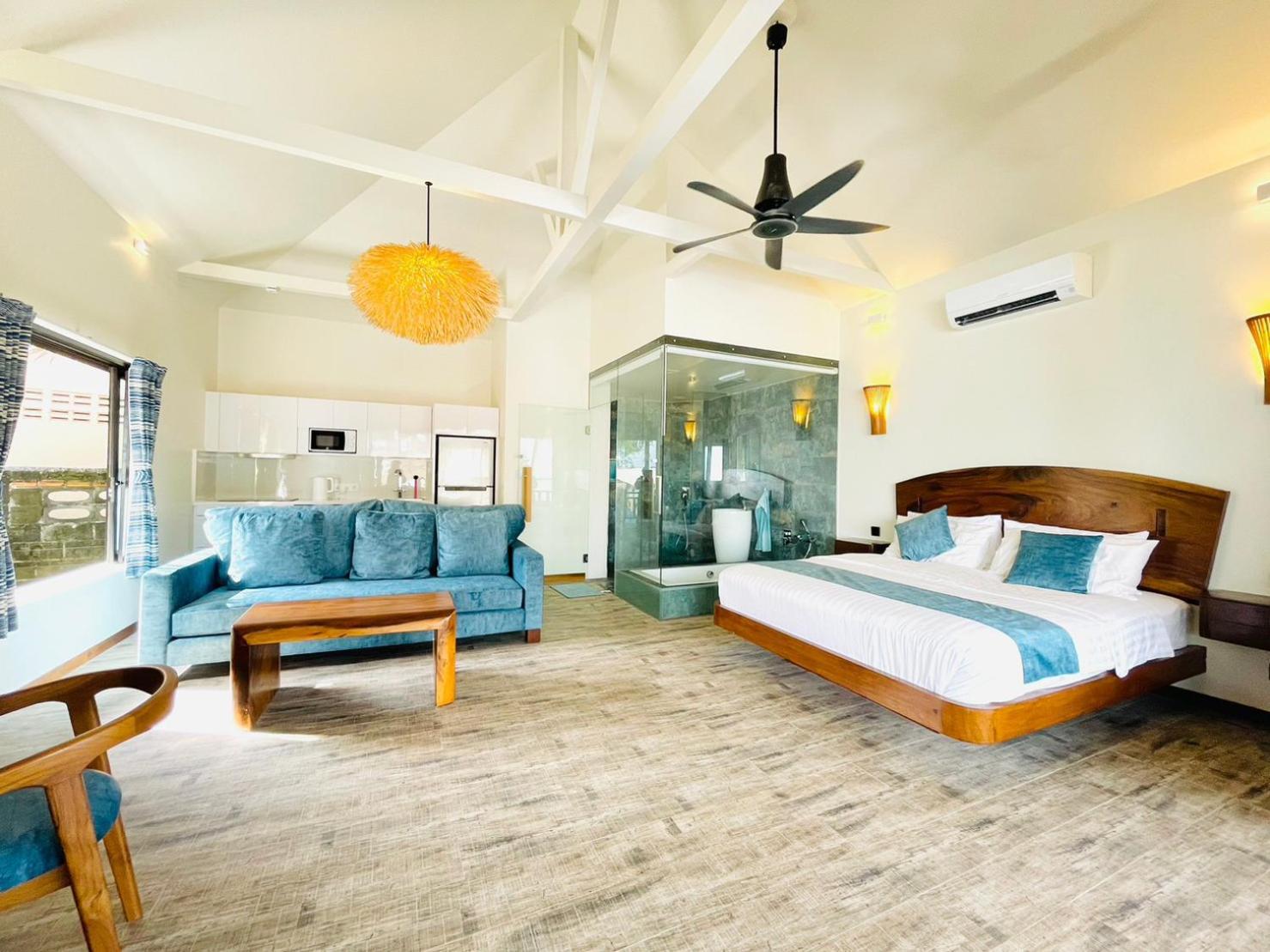 Absolute Beachfront Villas 반 타이 객실 사진